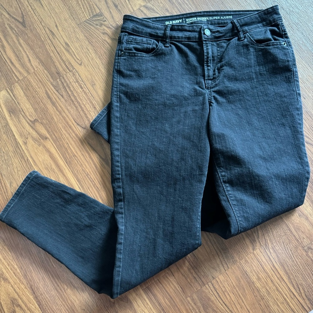 Old Navy black super skinny mid-rise size 6 regular jeans